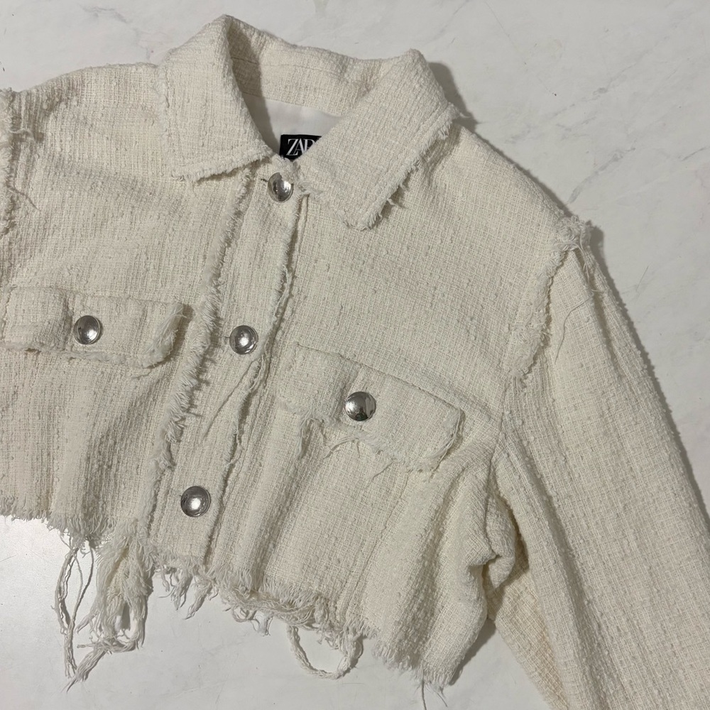 Zara White Tweed Cropped Cut Off Blazer Size Medium Preppy Business Casual - Picture 3 of 5